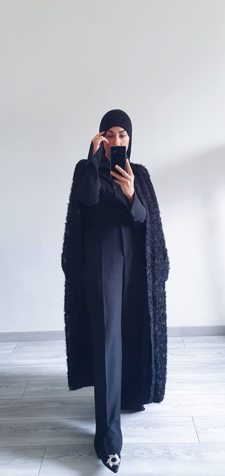 Cape Abaya Black Swan